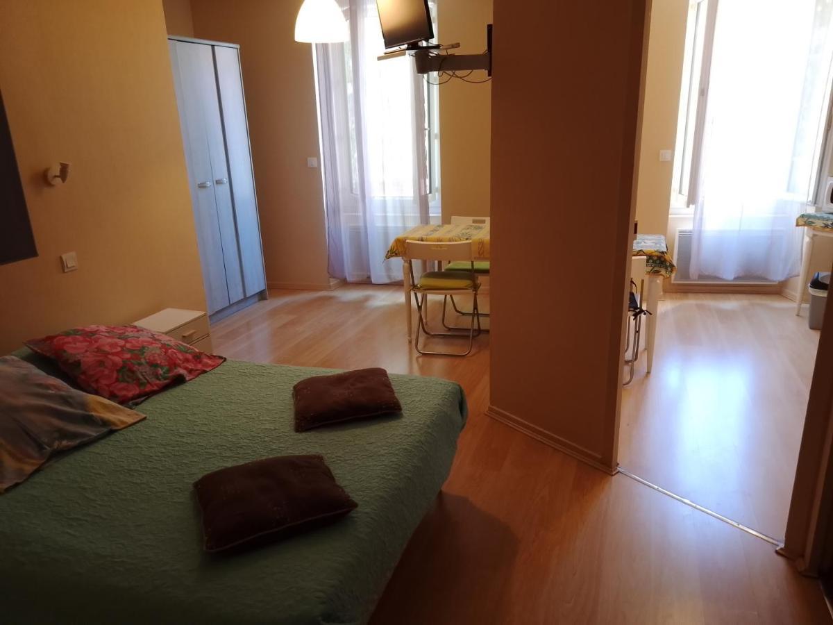 Le Moderne Veynes - Location D'Appartements A La Nuitee Екстер'єр фото
