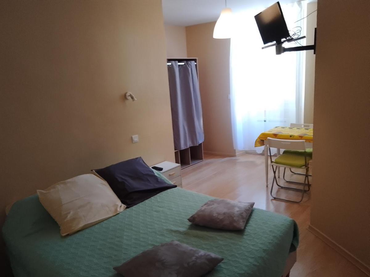 Le Moderne Veynes - Location D'Appartements A La Nuitee Екстер'єр фото